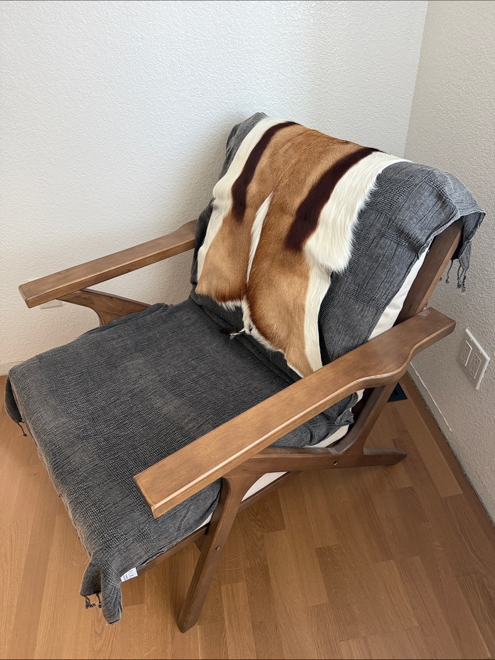 Natural springbock Hide Rug - Brown, White & Dark Brown Pattern - Picture 5 of 5